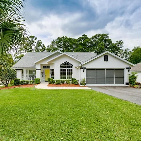 Sunny Florida Home With Pool Near Rainbow Springs!